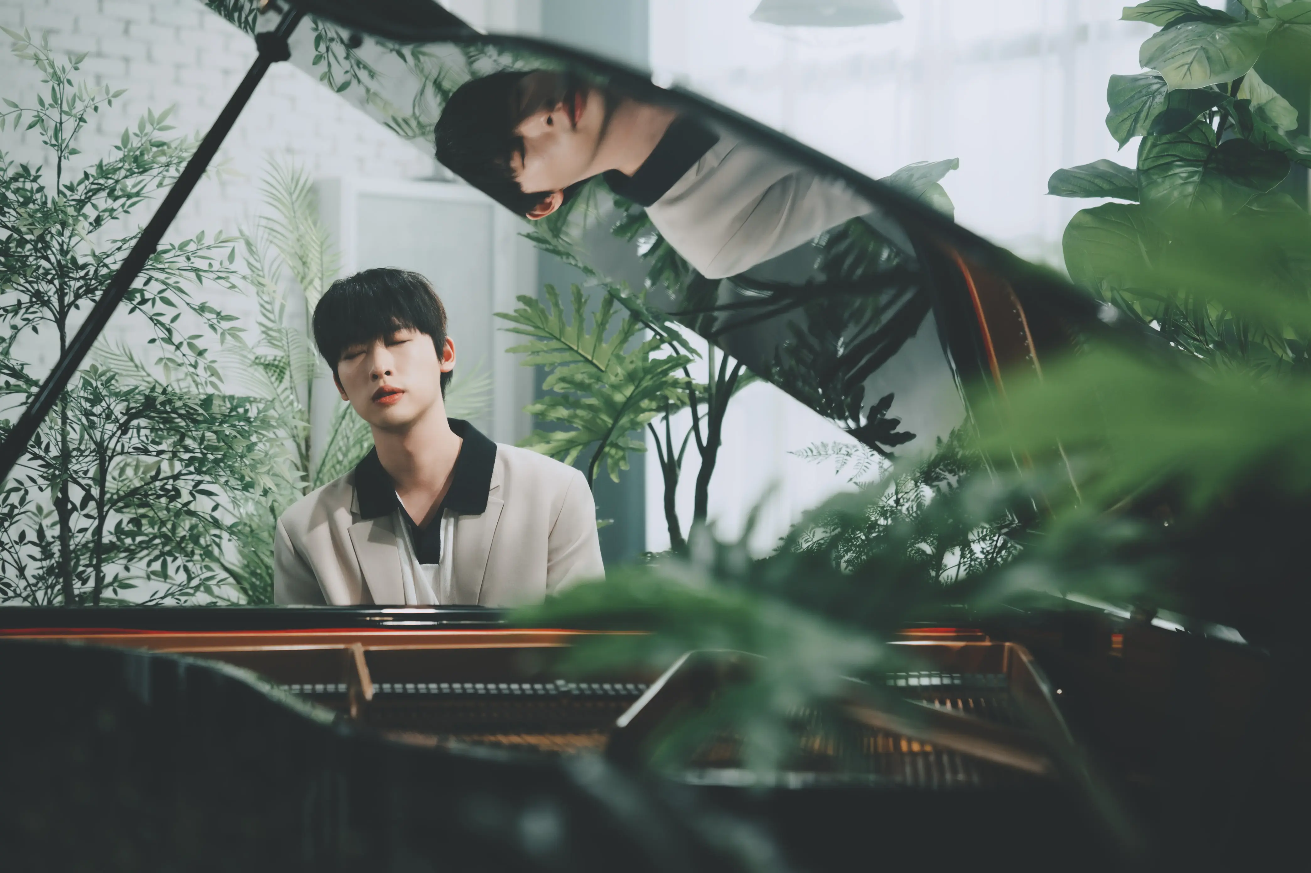 Eun-Chul Oh: The Symmetry of Silence and Sound