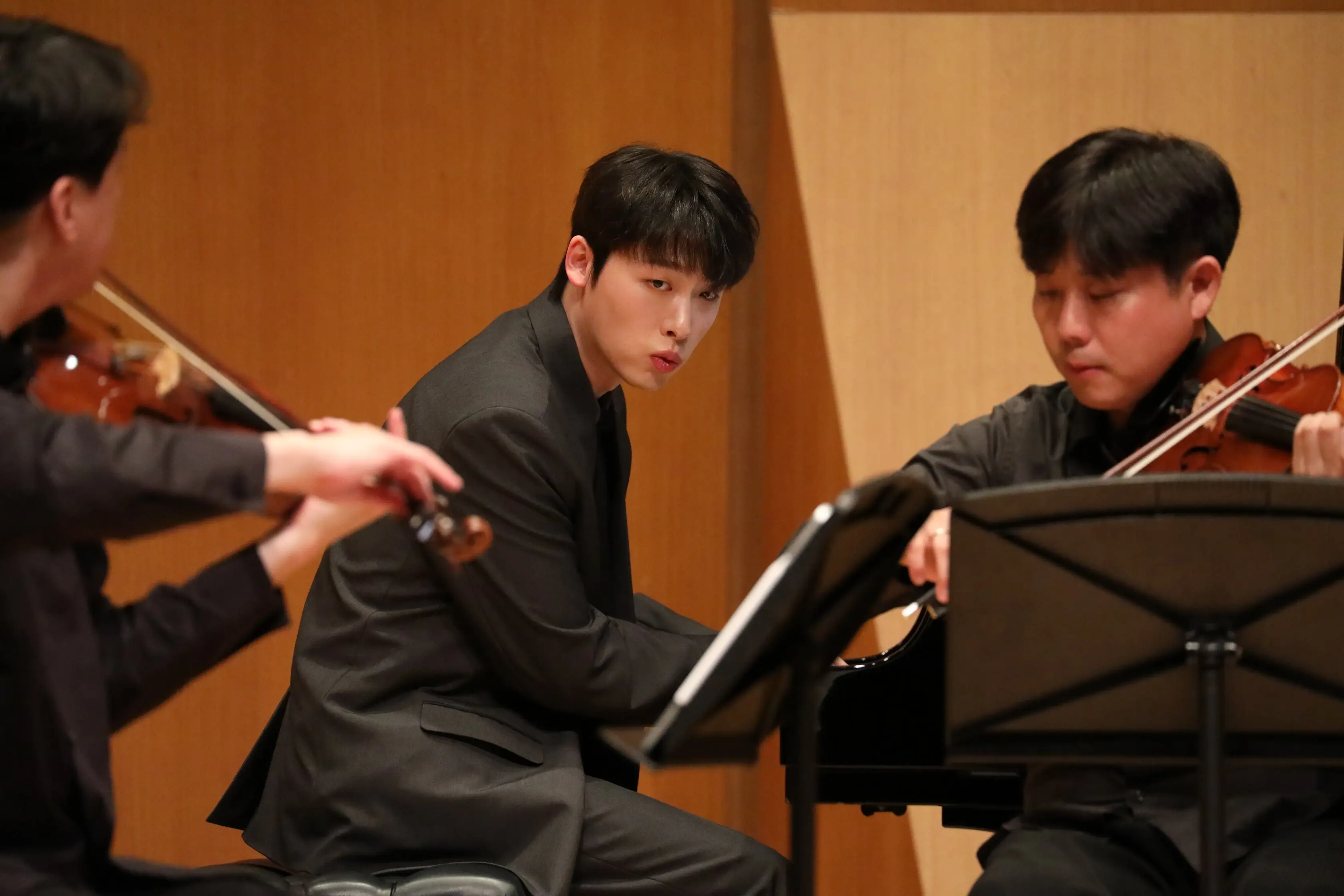 Eun-Chul Oh: The Symmetry of Silence and Sound