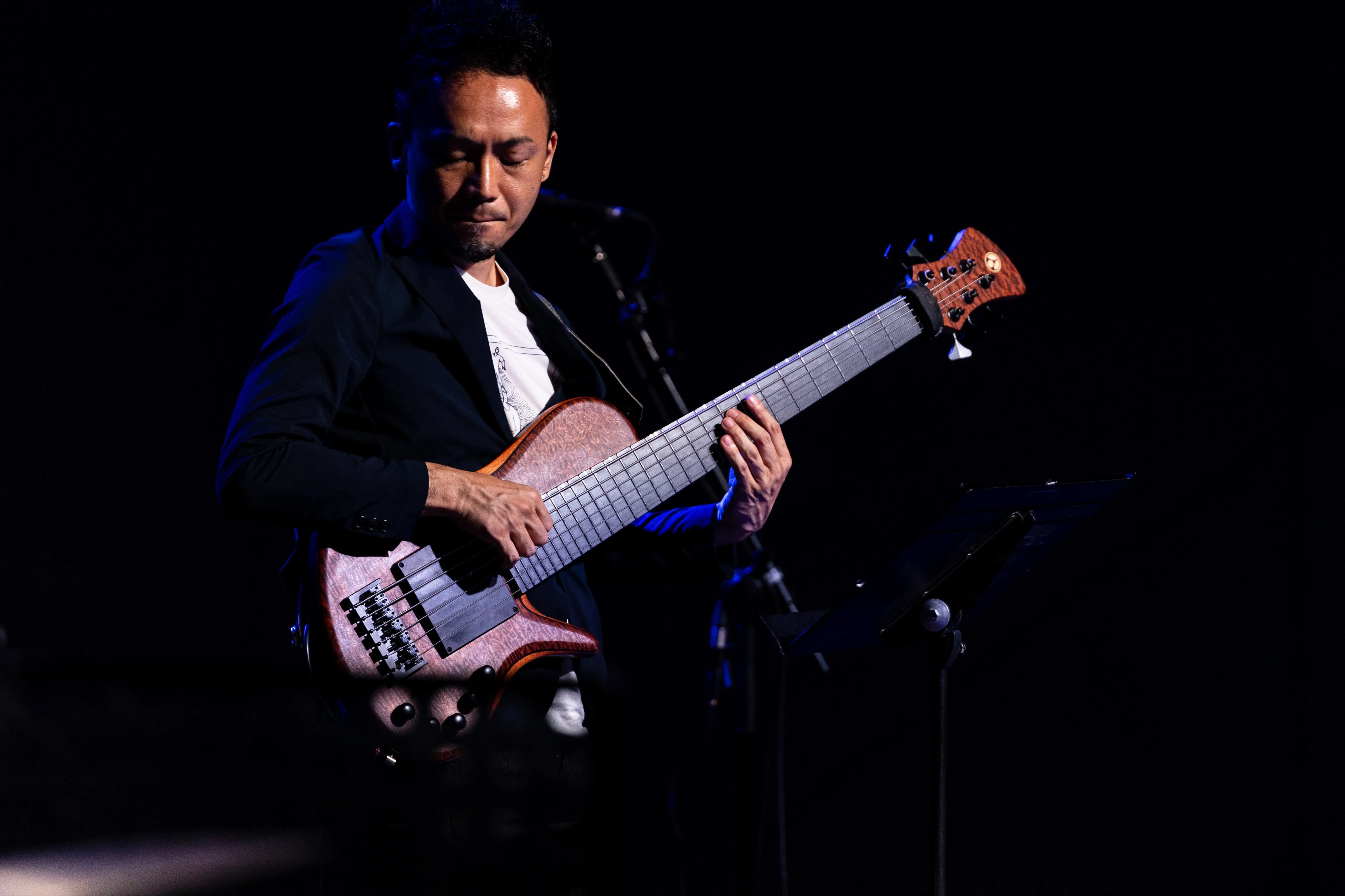 Moto Fukushima: The Musical Language of the Six-String Bass