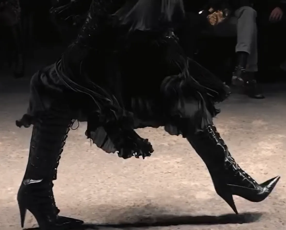 Roberto Cavalli Fall/Winter 2026/27 – Nero Carnale